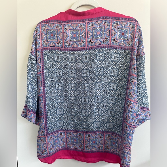 8/$20 Zara Beautiful Kimono Style Blue and Pink Patterned Top Medium Like New - Picture 3 of 5